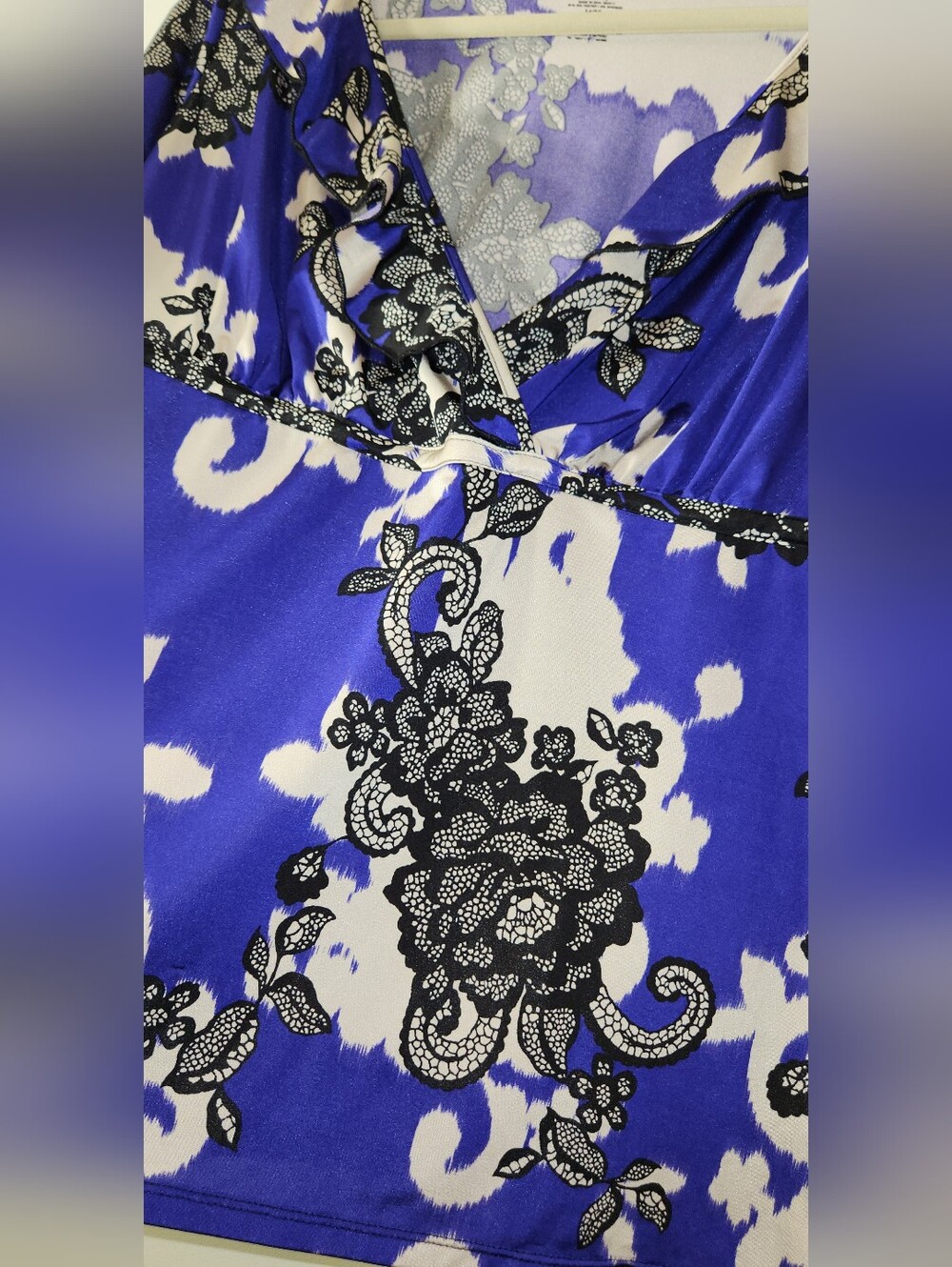 Blue-Violet Indigo & White Floral Wrap-Style Top. Lane Bryant. 14/16